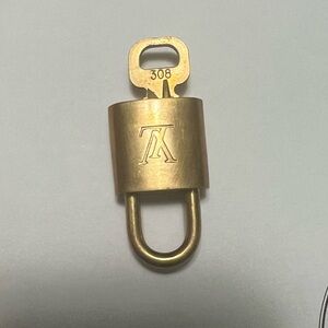 Louis Vuitton Lock and Key #308